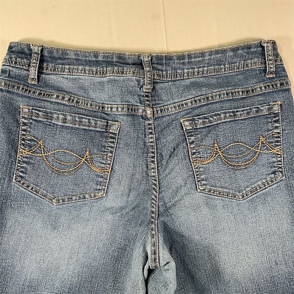 Faded Glory Women's Blue Denim Bermuda Shorts Size 14 Rolled Cuffs - Picture 7 of 7